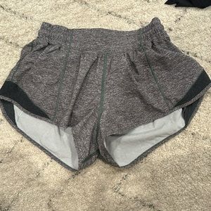 Lululemon gray Hotty hot size 2